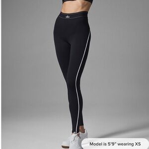 Alo yoga airlift high waist suit up legging size medium worn once